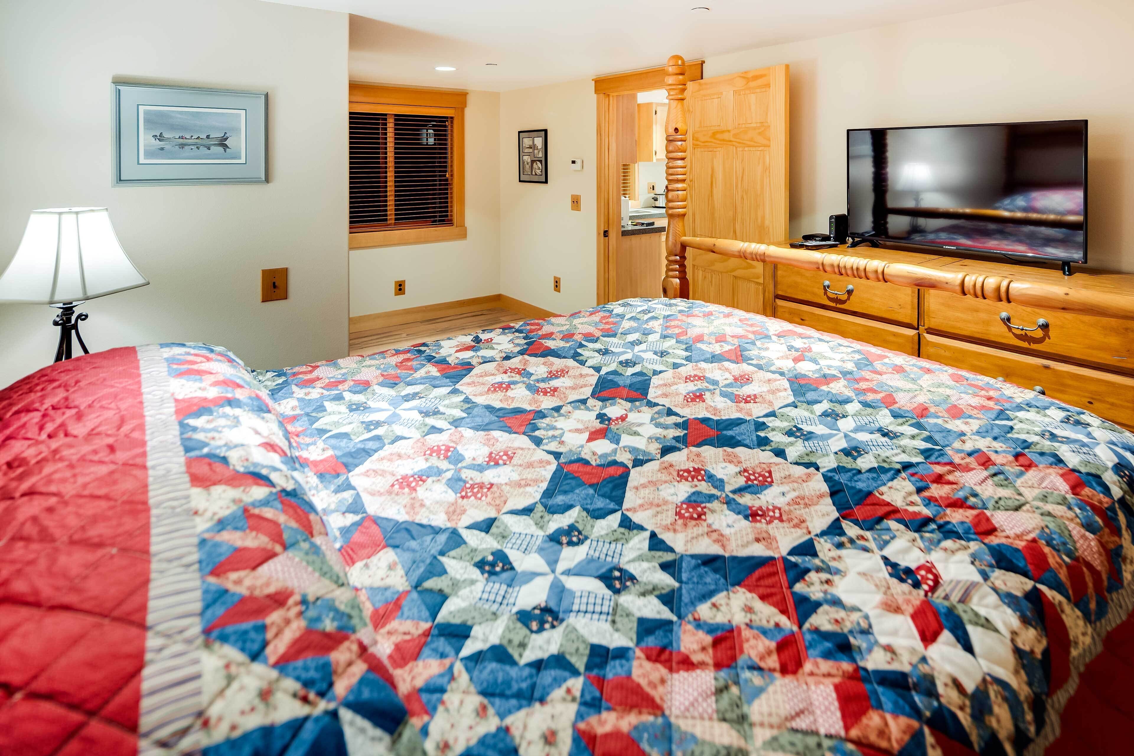 1 Schlafzimmer, Schreibtisch, Bügeleisen/Bügelbrett, Reisekinderbett