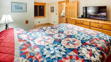 1 Schlafzimmer, Schreibtisch, Bügeleisen/Bügelbrett, Reisekinderbett