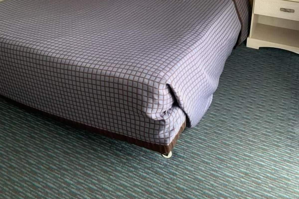 Kamar, 1 Tempat Tidur King | 1 kamar tidur, setrika/meja setrika, Wi-Fi gratis, dan seprai linen