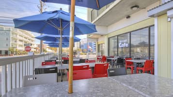 Tempat makan outdoor