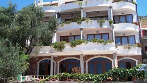 Exterior - Levantin Inn One Third Room N2 Sea Side (Budva Municipality)