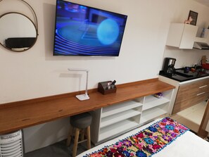 Iron/ironing board, free WiFi, bed sheets