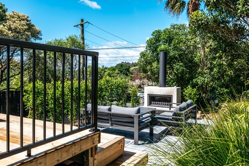 Relax on Ridge | 7 seater car included