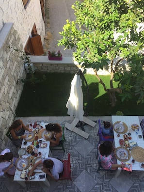 Daily full breakfast for a fee - Volta Alacati Butik Otel (Cesme)