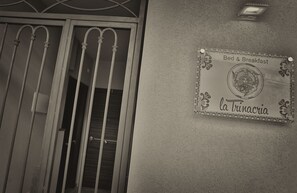 Exterior - La Trinacria (Terrasini)