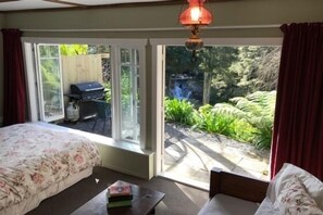 1 slaapkamer, een strijkplank/strijkijzer, gratis wifi, beddengoed