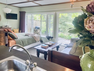 Matakana Waterfall Hideaway  