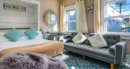 LONG TERM - EXTENDED STAY - ONE Block to City Center. LUX Retro. Free Parking