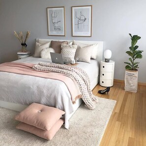 Classic Room, 1 Bedroom | Soundproofing, free WiFi, bed sheets, wheelchair access - CASA DE LAS FLORES (Ciudad Juárez)