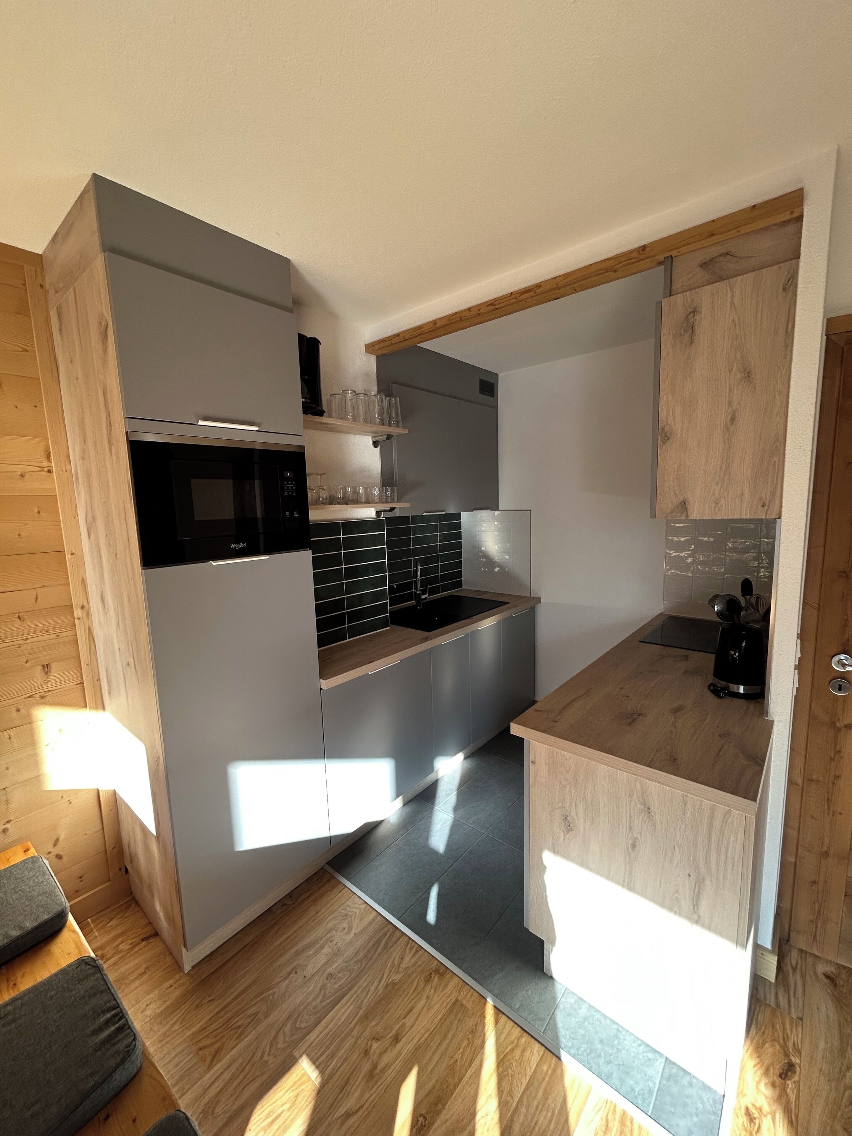 Réfrigérateur, micro-ondes, four, lave-vaisselle