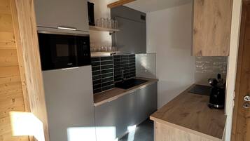 Réfrigérateur, micro-ondes, four, lave-vaisselle