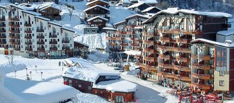 Ski In & Out Large Duplex South Facing Apartment with Sauna & Free Fibre WiFi