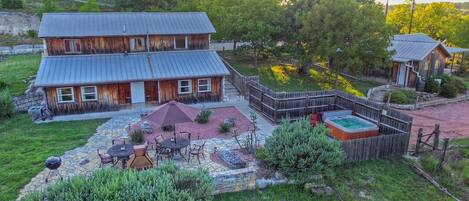 Basic-Dreibettzimmer, Whirlpool, zum Innenhof hin | Grundriss