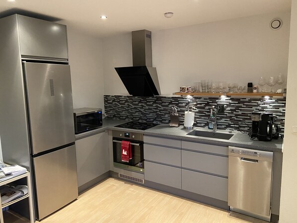 Fridge, microwave, oven, dishwasher