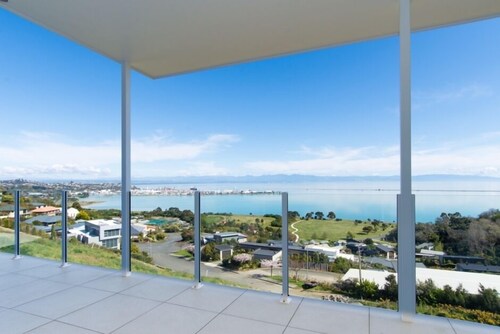 Elevated Sea View Studio Apartment - Stunning Views over Nelson's Tasman Bay