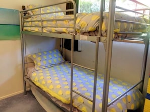 5 chambres, bureau, fer et planche à repasser, Wi-Fi gratuit