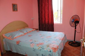 2 chambres, fer et planche à repasser, Wi-Fi, literie fournie