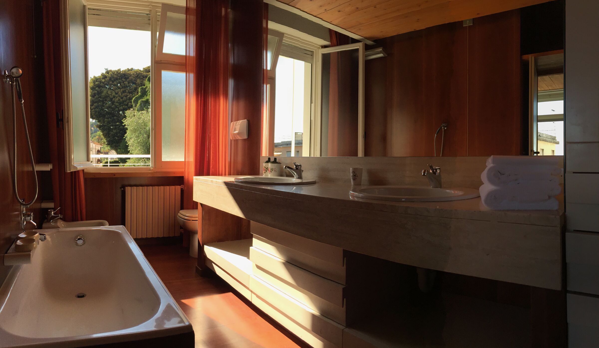 Bathtub, hair dryer, bidet