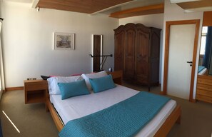 2 bedrooms, iron/ironing board - Ruby Apartment 3 (Sanremo)