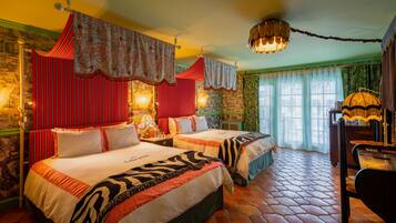 Kamer, 2 queensize bedden, toegang tot zwembad, aan het zwembad | Luxe beddengoed, pillowtop-bedden, een minibar, een bureau