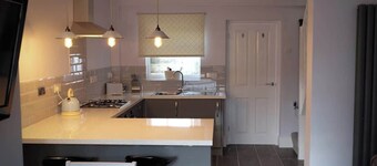 Das neue Ferienhaus wurde gerade zu einem hohen Standard renoviert.