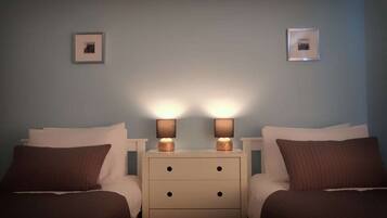 2 bedrooms, iron/ironing board, WiFi, bed sheets