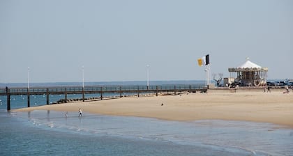 Nice studio near the beach for 3 people free internet parking balcony