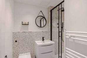 Shower, hair dryer, shampoo