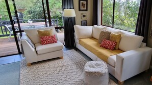 Living area - Ohope Beach  2Brm Weekender escape,handy to beach & more! (Ohope)