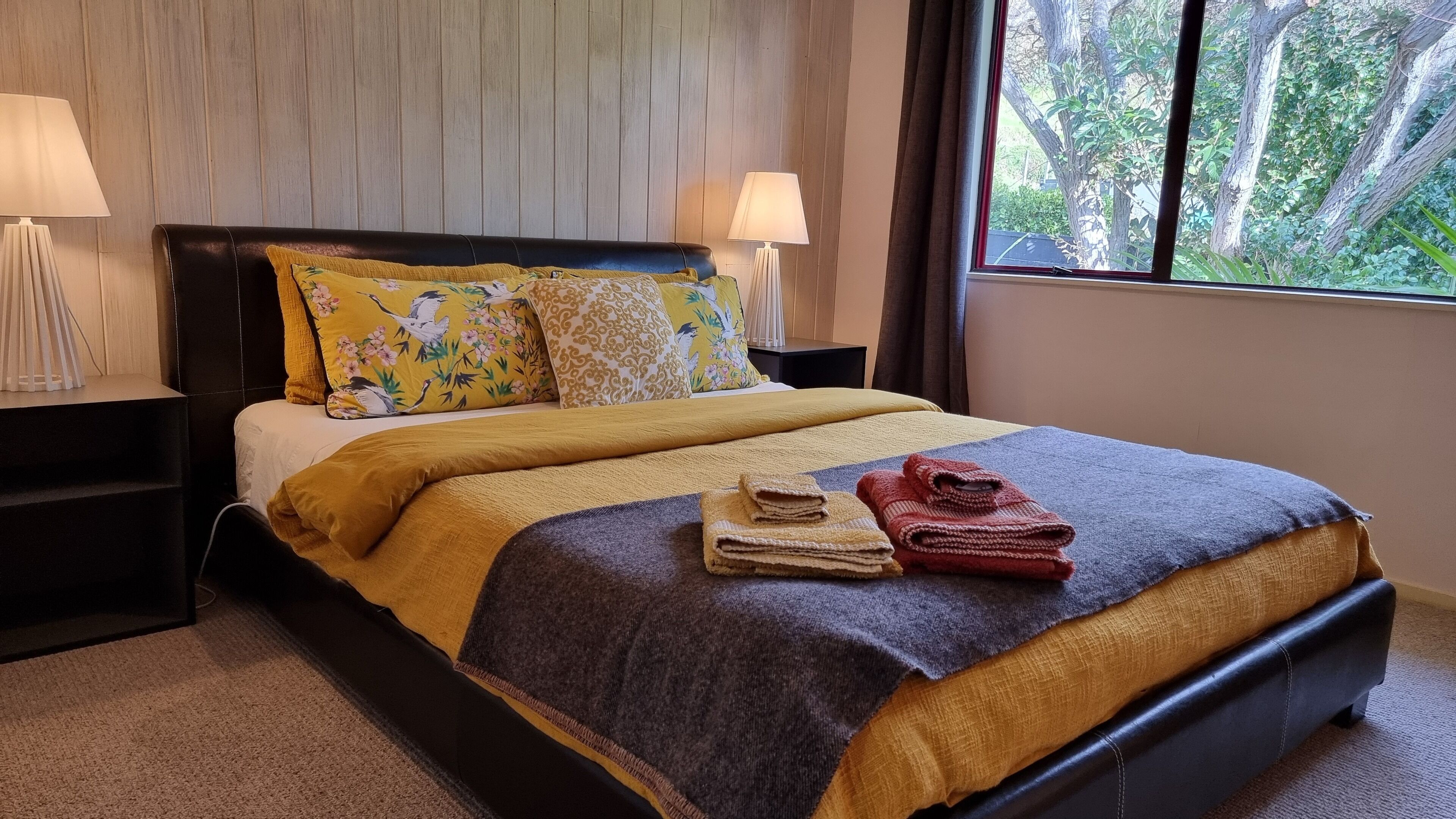 2 dormitorios, tabla de planchar con plancha, wifi gratis y ropa de cama