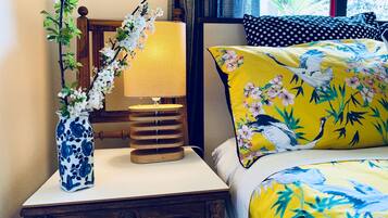 2 bedrooms, iron/ironing board, bed sheets