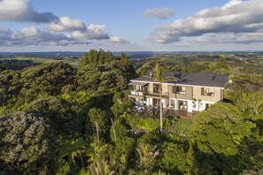 Exterior - Please do not book - no longer listed (Bethells Beach)
