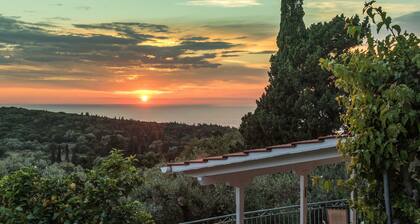 Boutique boutique chalet en pierre avec piscine privée, idéal pour un couple de lune de miel