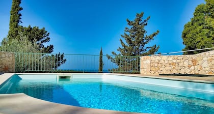 Stimmungsvolles Boutique-Steinhaus mit privatem Pool, ideal für Paare auf Hochzeitsreise