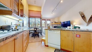 Condo, 2 Bedrooms | Private kitchen | Fridge, oven, coffee/tea maker, toaster