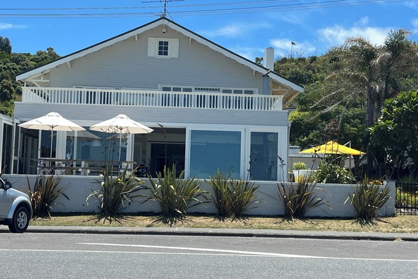 Exterior of Property - DOWNSTAIRS portion is the holiday rental .