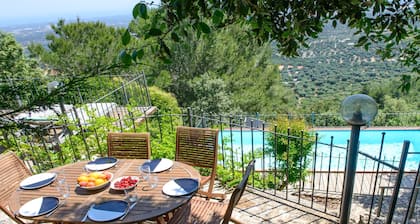 Luxusvilla privater beheizter Swimmingpool, Meerblick in Nähe von Hügelstädten