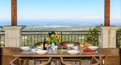 Private Luxury Villa Heated Pool, Seaviews, Air-Con, Fast Wi-Fi, near Hill Towns