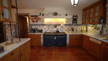 Réfrigérateur, micro-ondes, four, lave-vaisselle