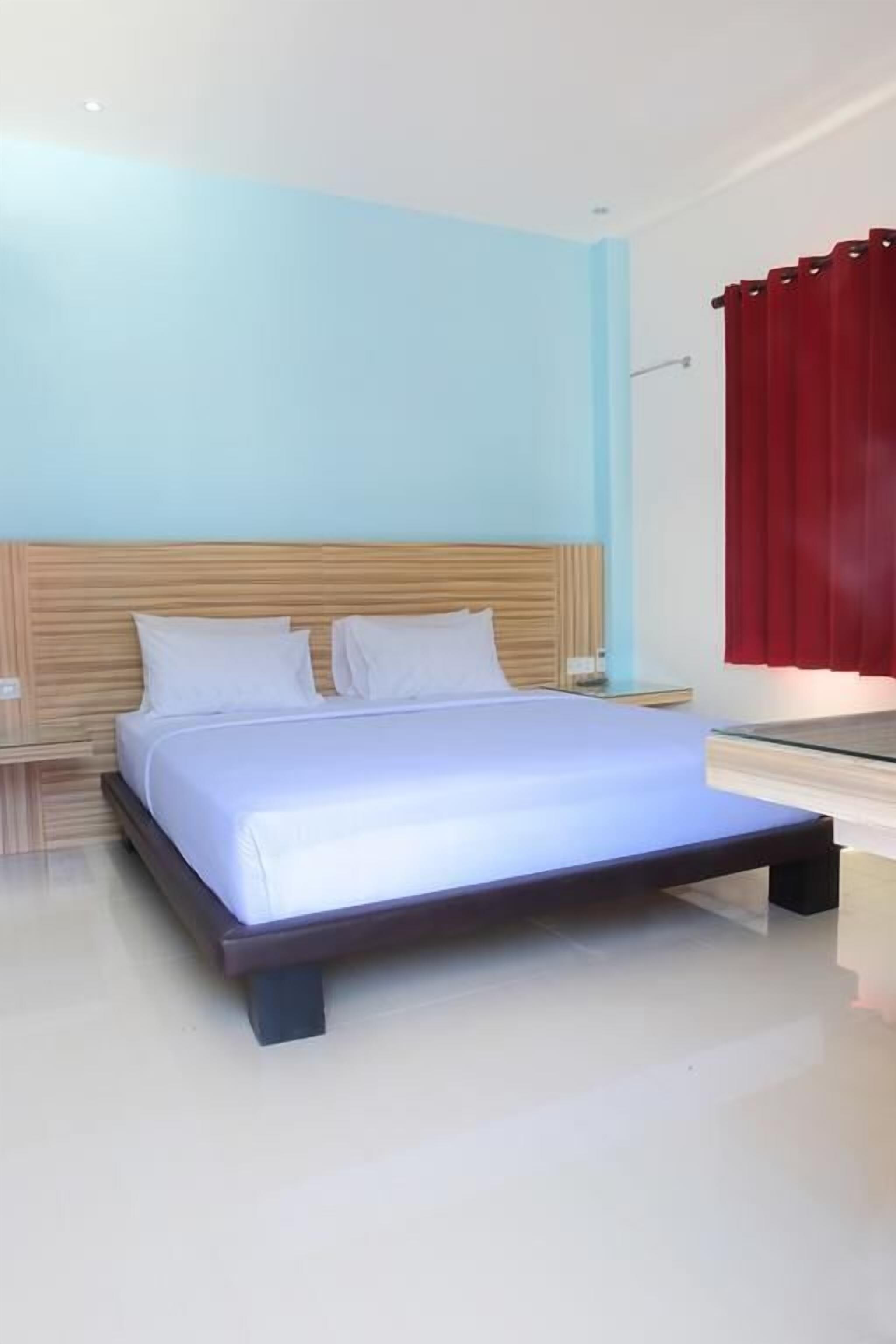 Splendid | Desk, free WiFi