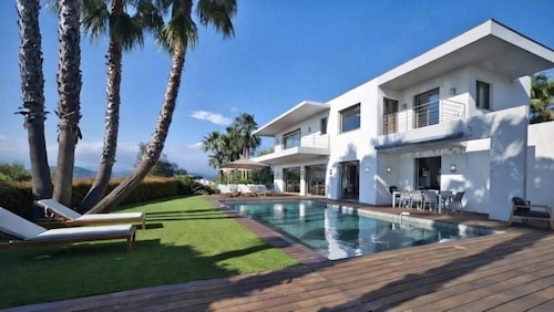 Exceptional Villa Cannes – Luxury, Serenity & Panoramic views