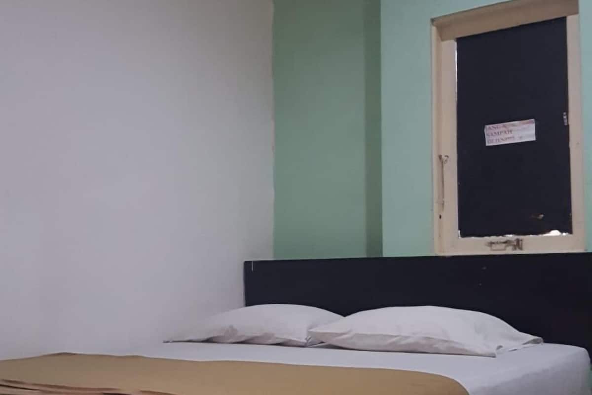 Deluxe Room | Desk, WiFi (free)