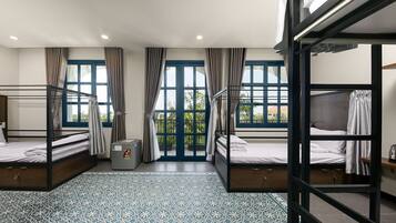 Bed in 6-Bed Mixed Dormitory | Desk, iron/ironing board, free WiFi, bed sheets