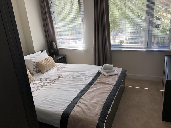2 bedrooms - Stunning furnished 2 bed flat in perfect location (London)