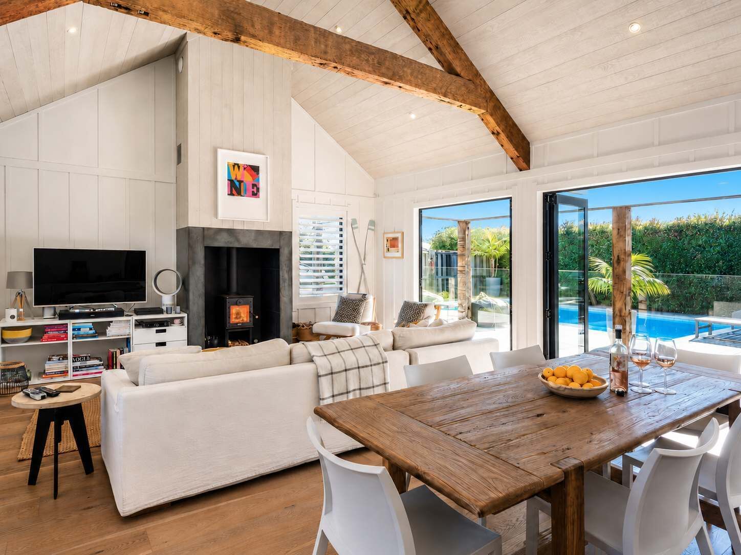 TV, fireplace, offices