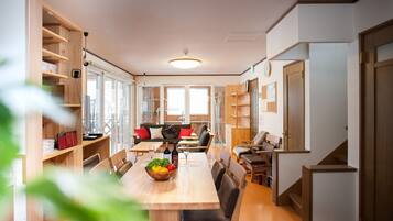 Chalet, 2 Bedrooms | In-room dining