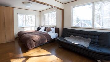 2 bedrooms, premium bedding, down duvets, memory-foam beds