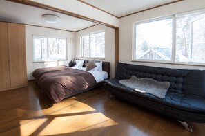 2 bedrooms, premium bedding, down duvets, memory-foam beds - Hakuba Syunrokuan (Hakuba)