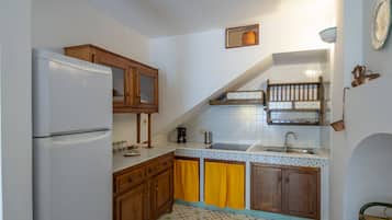 KĂŒhlschrank, Mikrowelle, Ofen, Herdplatte