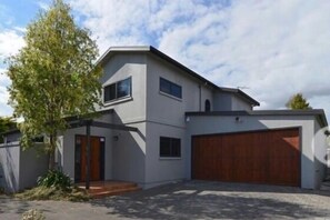 Exterior - Great View near Rotorua Lake (Rotorua Township)